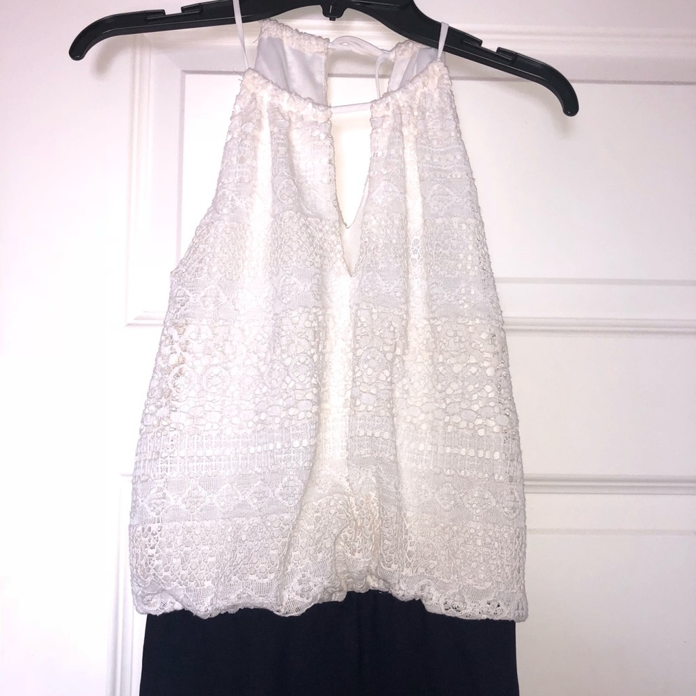 cute dress!